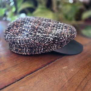 Stylish Tweed and Leather Newsboy Cap